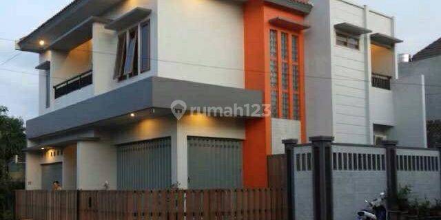 Rumah Bagus 2 Lt Hook Strategis Solo Kota  1