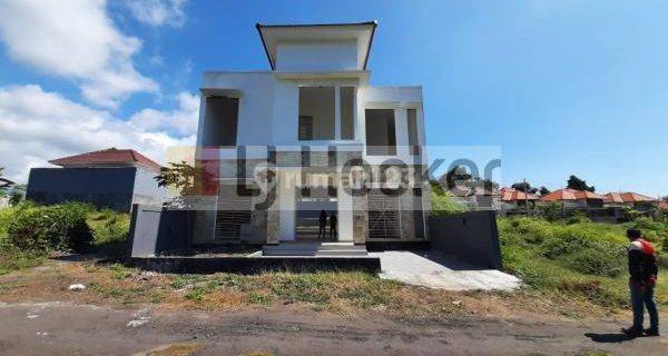 Villa House Near Lovina Beach and Buleleng City Center 1