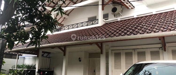 Rumah terawat di Pondok Indah 1