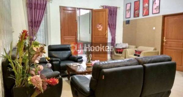 Rumah untuk usaha di jalan Dr. Cipto 1