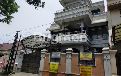 RUMAH 3 LANTAI DI LOKASI STRATEGIS SEMARANG TIMUR  1