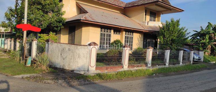 Rumah dalam Komplek ditengah Kota Padang, Sumatra Barat 1