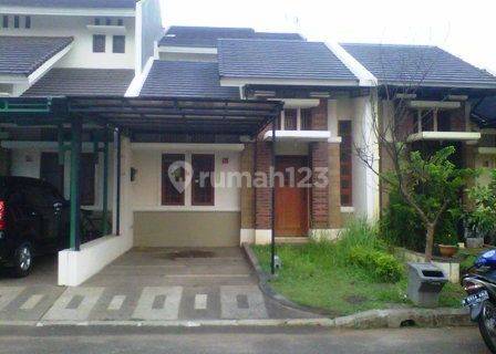 Rumah Bagus Unfurnished di Grand Wisata, Bekasi 1