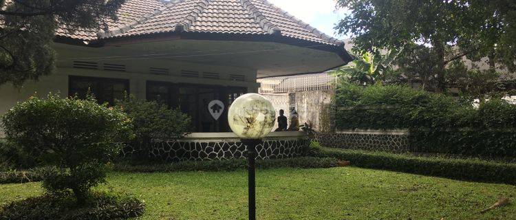 Rumah Belanda SHM Strategis Area Gedung Sate Riau Dago Bandung  1