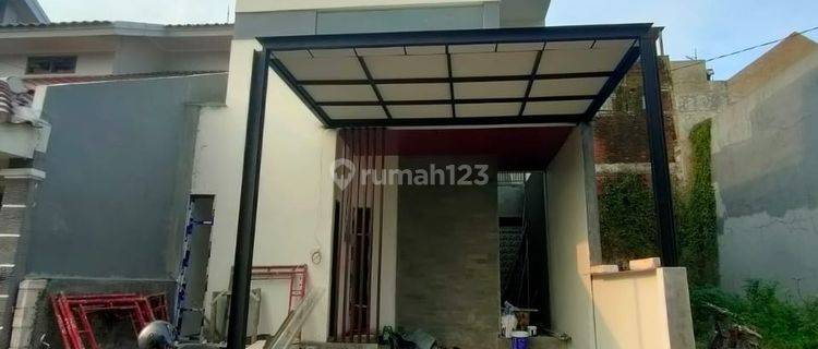 Rumah Baru SHM Design Mewah Lokasi Strategis Dekat SMP Al Hikmah Dan Masjid Agung Surabaya 1