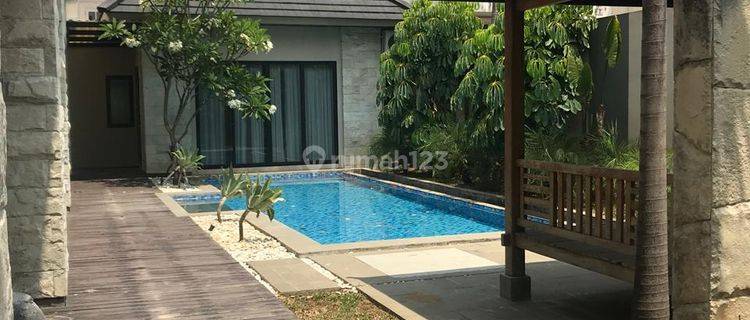 Rumah Mewah LT 450 m2 (15x30) LB 700 m2 di Esplanade Citraland Surabaya 1