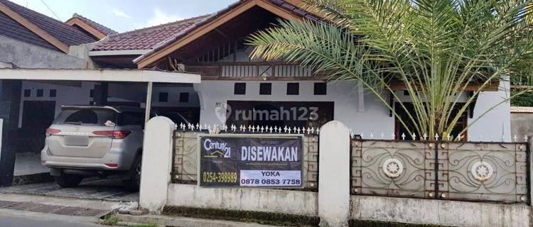 Rumah Oke dengan 3 Carport Sastradikarta 1
