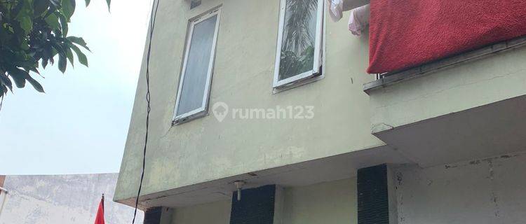 Rumah plus kontrakan 6 pintu murah BU kebayoran lama 1