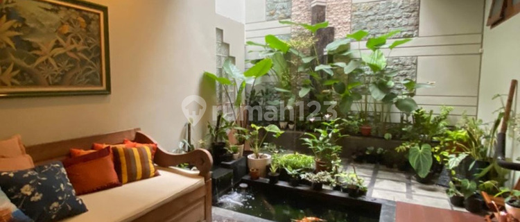 RUMAH ISTIMEWA at Jl CIAWI, SENOPATI, KEBAYORAN BARU 1