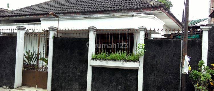 RUMAH HOEK 175/340 Jebres 1