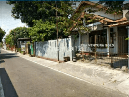 Rumah 235/145 kawasan asri Solobaru 1