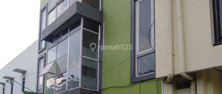 Rumah Kost BerAC Kawasan Strategis UNS 1