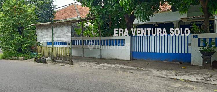 Rumah Strategis Tengah Kota Jajar Solo 1