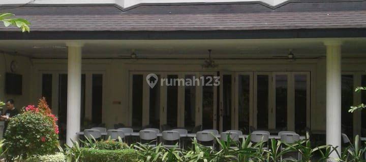 Rumah Klasik 2 Lantai Siap Huni Lokasi Area Premium Jakarta 1