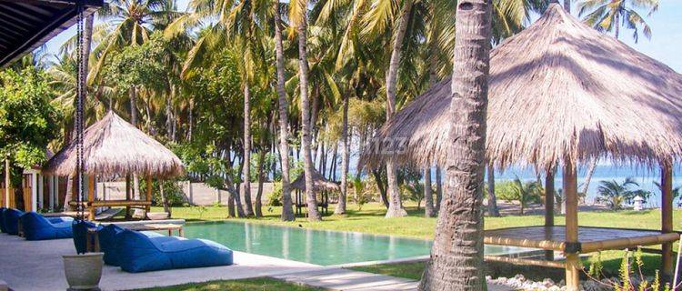 ABSOLUTE BEACHFRONT COMFORTABLE FREEHOLD VILLA IN IN LOMBOK VL2367 1