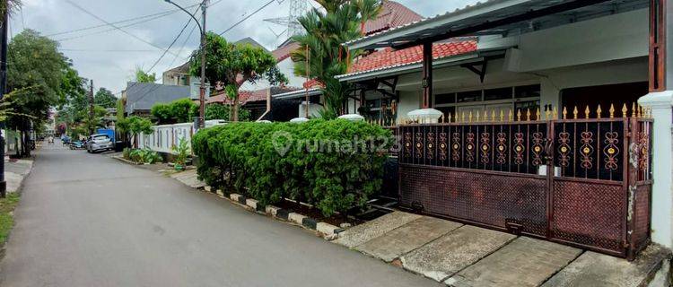 Turun harga.Rumah secondary tanah luas di Pd Bambu,Jakarta Timur 1