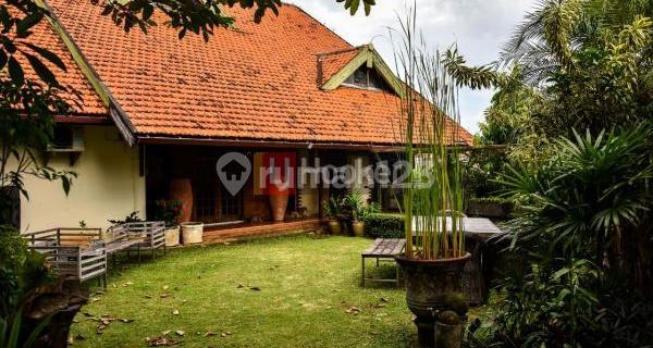 Rumah 3 lantai di daerah Singotoro 1
