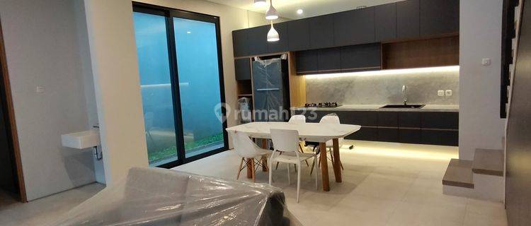 Rumah 2 lantai Modern Minimalis Smart Home di Perumahan Eksklusif Setraduta Bandung 1