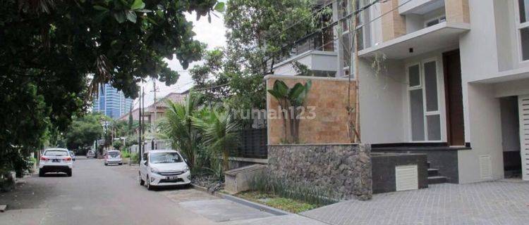 Dijual Rumah Baru Jl. Gandaria, Kebayoran Baru 1