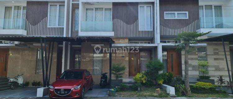 Rumah bagus minimalis perum elite gentan solo 1