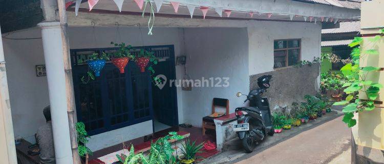 Rumah rumah seken di jl Gardu Srengseng sawah Jagakarsa Jakarta Selatan 1