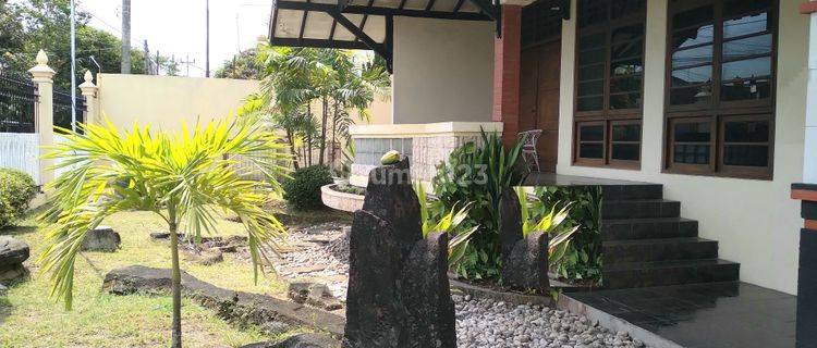 Rumah klasik jati halaman luas ada kolam renang di JL. Godean KM 3 1