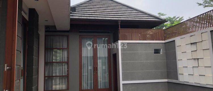 Beautiful Modern House with Private Pool in Bintaro 1