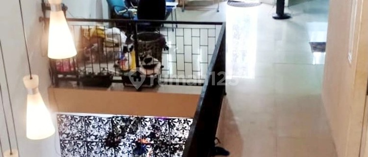 Cheap Nice Minimalist House Sunter 7x19 1