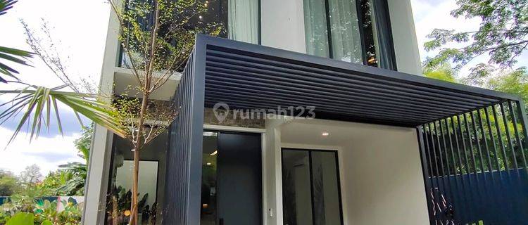 Rumah modern minimalis di villa meruya 1