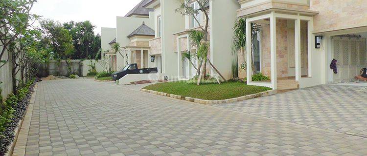 Town House Compound For Rent Sewa At Pejaten Barat 08176881555 1