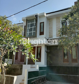 RUMAH MODERN 2 LANTAI LINGKUNGAN ONE GATE SYSTEM 1