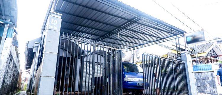 Rumah Luas Dekat Jalan Raya Ahmad Yani Jember Dan Lab Parahita 1