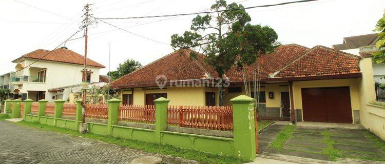 Rumah Luas Dekat Ugm Depok Sleman Yogyakarta. 1