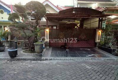 RUMAH ARAYA LOKASI BAGUS DEKAT PLAZA 1