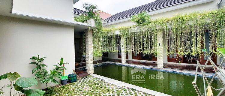 Rumah Mewah Solo Dengan Kolam Renang Pribadi 1