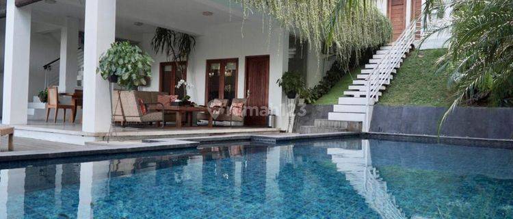 Villa Murah Mewah di Canggu 4 Bedrooms 1