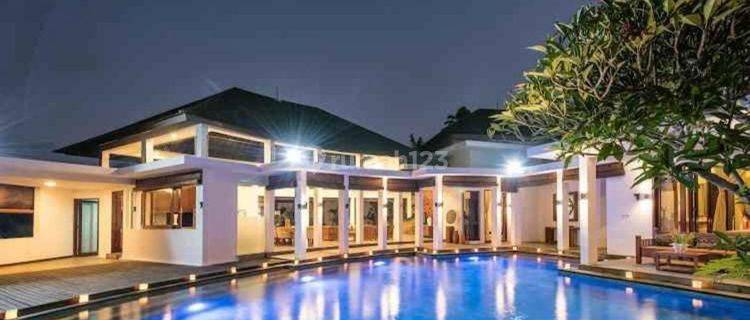 villa mewah di canggu tibubeneng 1