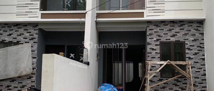 Rumah Baru Minimalis Hadap Selatan Bebas Banjir 1