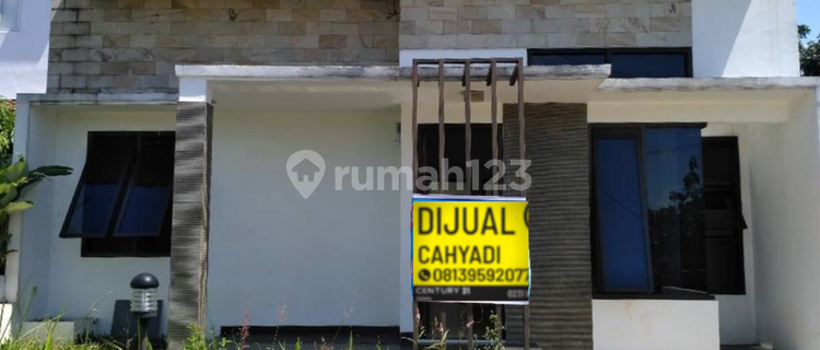 Rumah Tinggal di Perumahan Grage Manoa 1