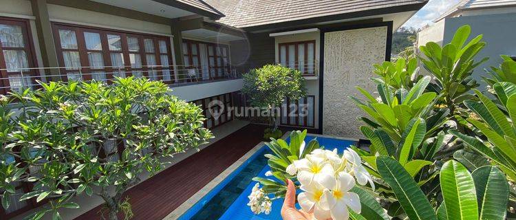 Villa mewah dan luas di Bukit Senggigi Lombok 1