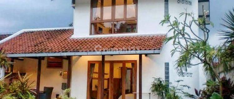 Villa Dalam Kota Mantrijeron Kodya 800 M² 1