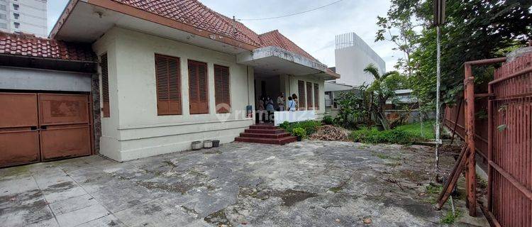 Rumah  pusat kota  sayap Dago Bandung  area kuliner dan distro 1