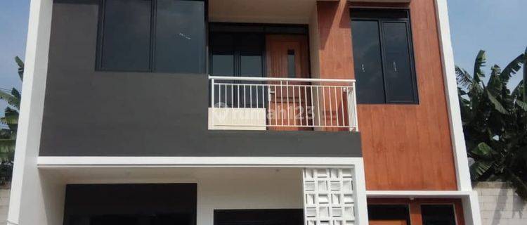 Rumah 2,5 Lantai Desain Milineal Dekat Jln Raya Bogor, Depok 1