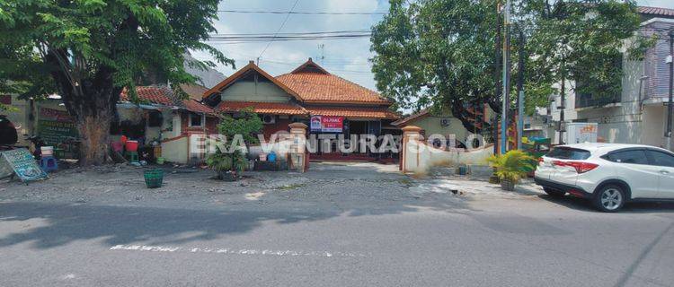 Rumah dan Hotel Strategis Tengah Kota Solo 1