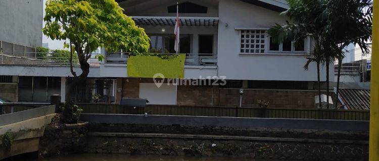 Dijual Rumah Komersil di Jl. Dr. Soepomo Tebet Jakarta Selatan  1