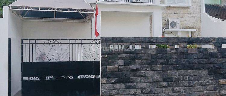 RUMAH CANTIK 2 LANTAI SIAP PAKAI DI TENGAH KOTA SOLO 1