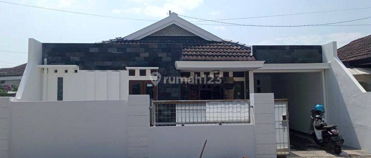  Rumah siap pakai di semarang indah  1