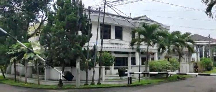 Rumah 2 lantai klasik terawat di perumahan Muara Bandung 1