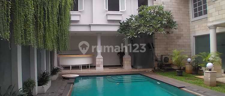 Rumah mewah di Pondok Indah dengan pool 1
