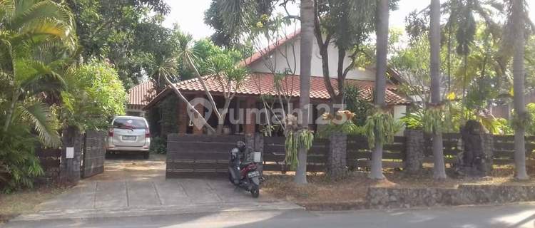 Nice Classic House Grafika Banyumanik 1